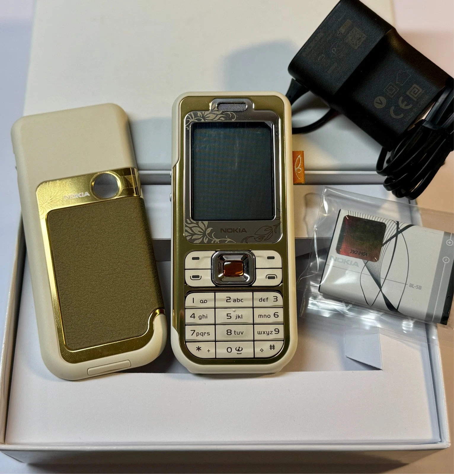 Nokia 7360 Fashion Handy L'Amour Collection Tri-Band simlockfrei (wie neu) | Warm Amber