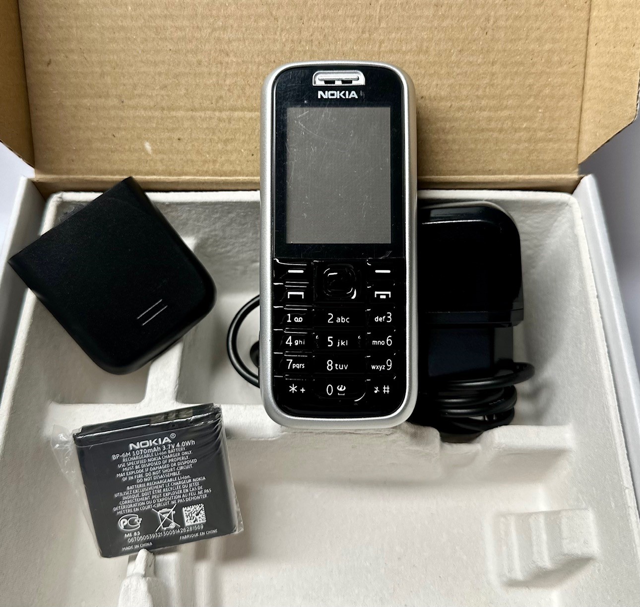 Nokia 6233 Tasten-Handy Mobile Phone Tri-Band Bluetooth UMTS Kamera MP3 wie Neu